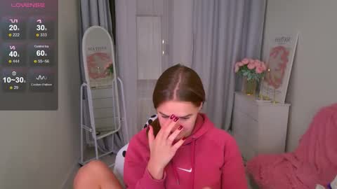 Snapshot of jessiestarz chatting on 11.20.25 Jessi online show from 11.20.25