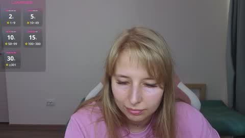 Snapshot of jessy_comely chatting on 10.01.25 Jessy online show from 10.01.25