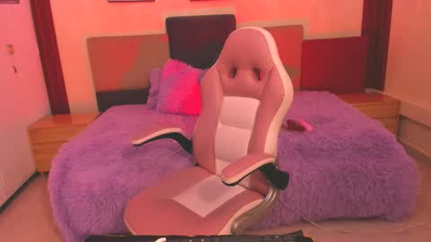 Snapshot of jessy_skinny_ chatting on 09.15.25 Jessy online show from 09.15.25