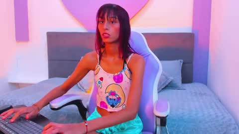Snapshot of jessy_skinny_ chatting on 10.09.25 Jessy online show from 10.09.25