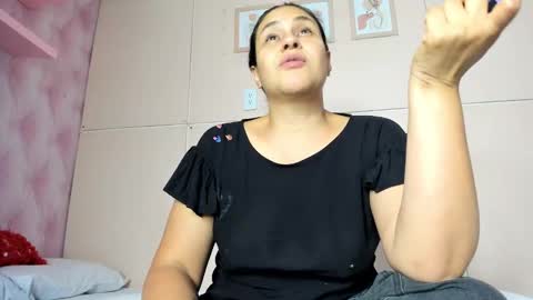 Snapshot of jessybrowwn chatting on 09.20.25 Jessy Browwn online show from 09.20.25
