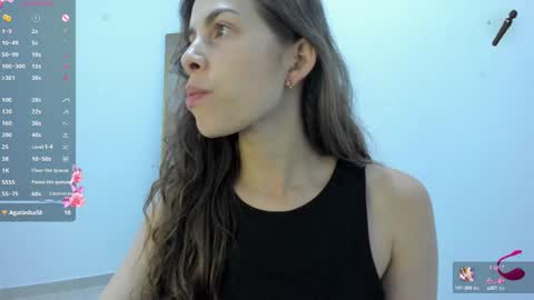 Snapshot of jessye_golden chatting on 10.11.25 jessye_golden online show from 10.11.25