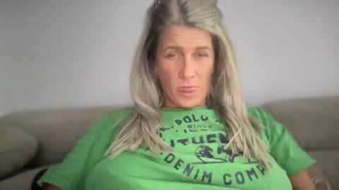 Snapshot of jessye_vega chatting on 09.26.25 Jessye online show from 09.26.25