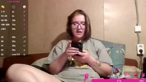 Snapshot of jessystoune1 chatting on 10.17.25 Bye everyone i cant see any reason to stay here wish u luck online show from 10.17.25