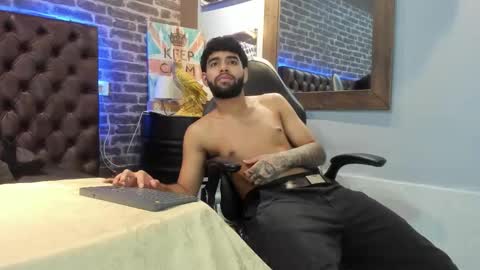 Snapshot of jesus77_ chatting on 11.25.25 --- Jesus --- online show from 11.25.25