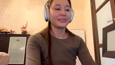 Lynn online show from 10.18.25