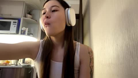 Lynn online show from 10.27.25