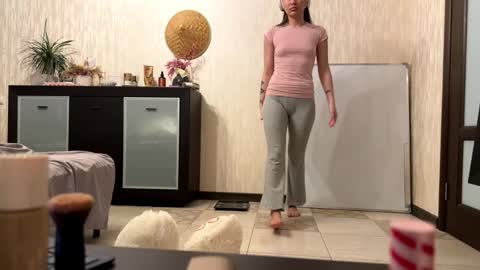 Lynn online show from 10.29.25