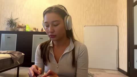 Lynn online show from 11.06.25