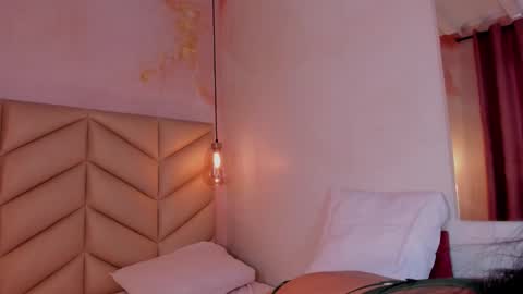 Snapshot of jesysoz_23 chatting on 12.13.25 Jessica online show from 12.13.25