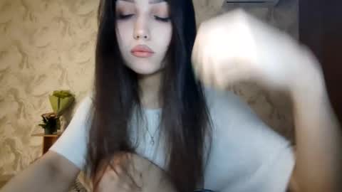 I am Gina ntmu Lets hit 10 Thumbs Up together online show from 03.17.26