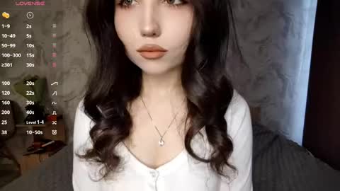 I am Gina ntmu Lets hit 10 Thumbs Up together online show from 04.19.26