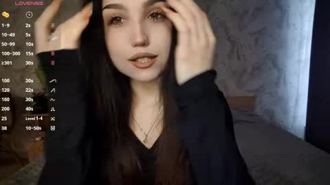 I am Gina ntmu Lets hit 10 Thumbs Up together online show from 04.21.26