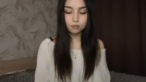 I am Gina ntmu Lets hit 10 Thumbs Up together online show from 05.11.26