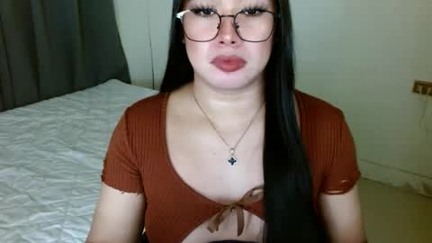 Snapshot of jewel_28 chatting on 12.19.24 Jewel online show from 12.19.24