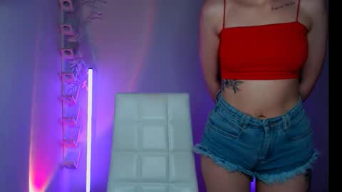 Snapshot of jewelrosse chatting on 11.30.25 Jewel online show from 11.30.25