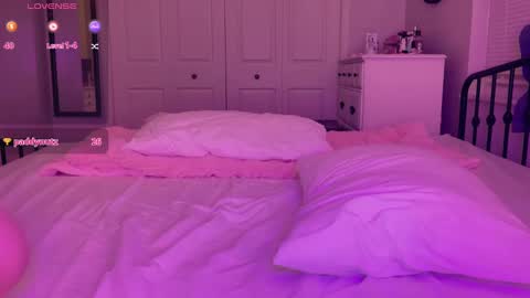   online show from 10.03.25