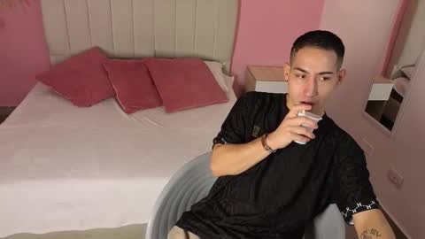 Snapshot of jhan_vassilis chatting on 03.24.26 Jhan online show from 03.24.26