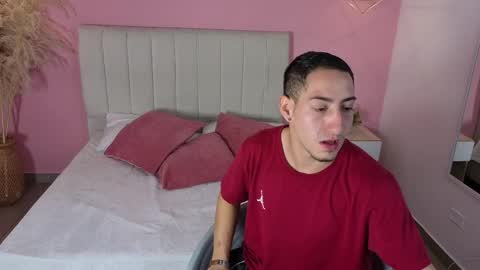 Snapshot of jhan_vassilis chatting on 04.11.26 Jhan online show from 04.11.26