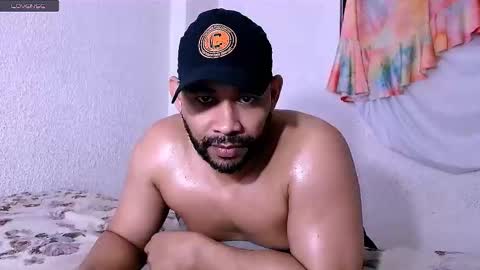 Snapshot of jho173027 chatting on 11.10.25 En moreno online show from 11.10.25