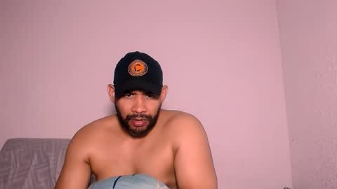 Snapshot of jho173027 chatting on 11.13.25 En moreno online show from 11.13.25