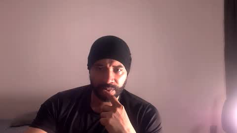 Snapshot of jho173027 chatting on 11.18.25 En moreno online show from 11.18.25