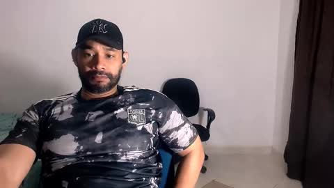 Snapshot of jho173027 chatting on 11.22.25 En moreno online show from 11.22.25