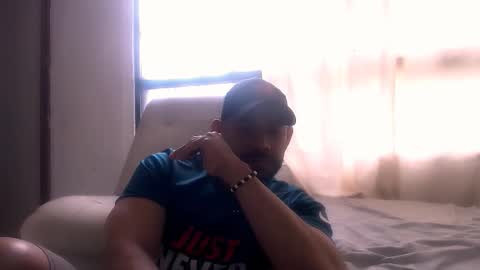 Snapshot of jho173027 chatting on 11.23.25 En moreno online show from 11.23.25