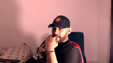 Snapshot of jho173027 chatting on 11.24.25 En moreno online show from 11.24.25