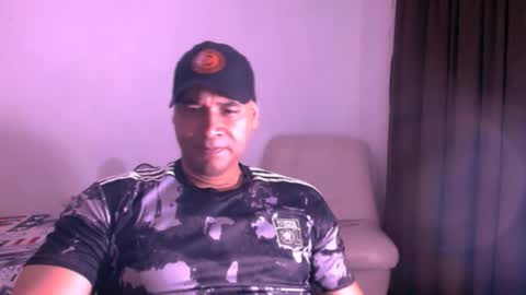 Snapshot of jho173027 chatting on 11.28.25 En moreno online show from 11.28.25