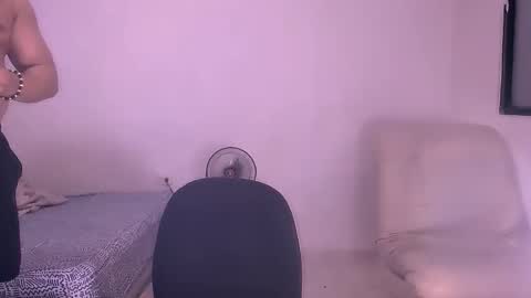 Snapshot of jho173027 chatting on 12.02.25 En moreno online show from 12.02.25