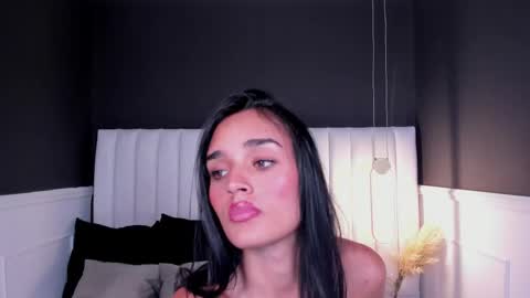 Snapshot of jhoanaduran_ chatting on 01.18.25 Jhoana online show from 01.18.25
