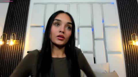 Snapshot of jhoanaduran_ chatting on 02.01.25 Jhoana online show from 02.01.25