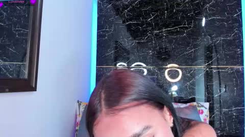 Snapshot of jhoanaduran_ chatting on 10.03.25 Jhoana online show from 10.03.25