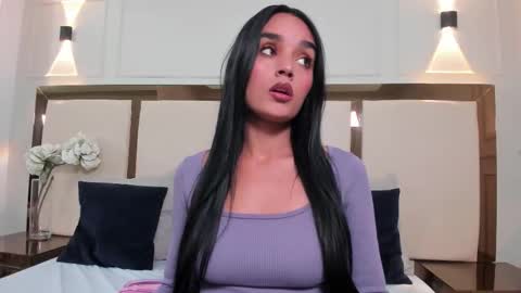 Jhoana  online show from 10.20.25