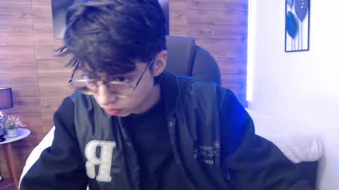 Snapshot of jhoellx chatting on 12.27.24 Jhoel online show from 12.27.24