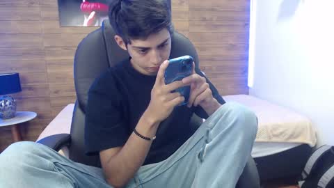 Snapshot of jhoellx chatting on 02.06.25 Jhoel online show from 02.06.25