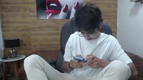 Snapshot of jhoellx chatting on 03.05.25 Jhoel online show from 03.05.25