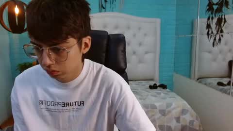 Snapshot of jhoellx chatting on 10.19.25 Jhoel online show from 10.19.25