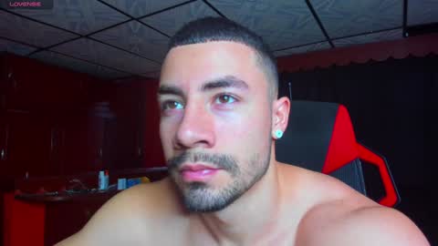 Jhojan Strong  online show from 12.25.24