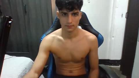 Snapshot of jhon_2000s chatting on 12.07.24 jhon online show from 12.07.24