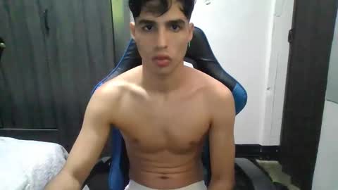 Snapshot of jhon_2000s chatting on 12.08.24 jhon online show from 12.08.24