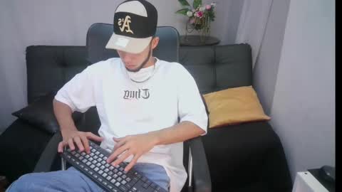 Snapshot of jhon_malo chatting on 02.02.25 jhon_malo online show from 02.02.25