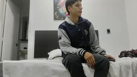 Snapshot of jhongrey2 chatting on 01.30.25 jhon online show from 01.30.25