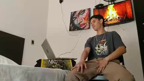 Snapshot of jhongrey2 chatting on 01.30.25 jhon online show from 01.30.25