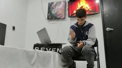 Snapshot of jhongrey2 chatting on 02.22.25 jhon online show from 02.22.25