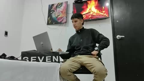 Snapshot of jhongrey2 chatting on 02.24.25 jhon online show from 02.24.25