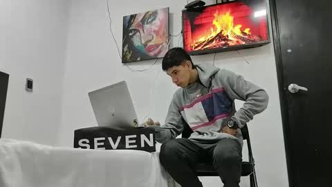 Snapshot of jhongrey2 chatting on 02.25.25 jhon online show from 02.25.25