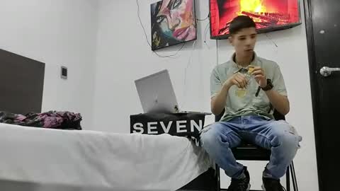Snapshot of jhongrey2 chatting on 02.27.25 jhon online show from 02.27.25