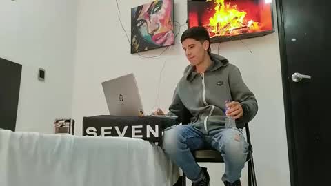 Snapshot of jhongrey2 chatting on 02.28.25 jhon online show from 02.28.25